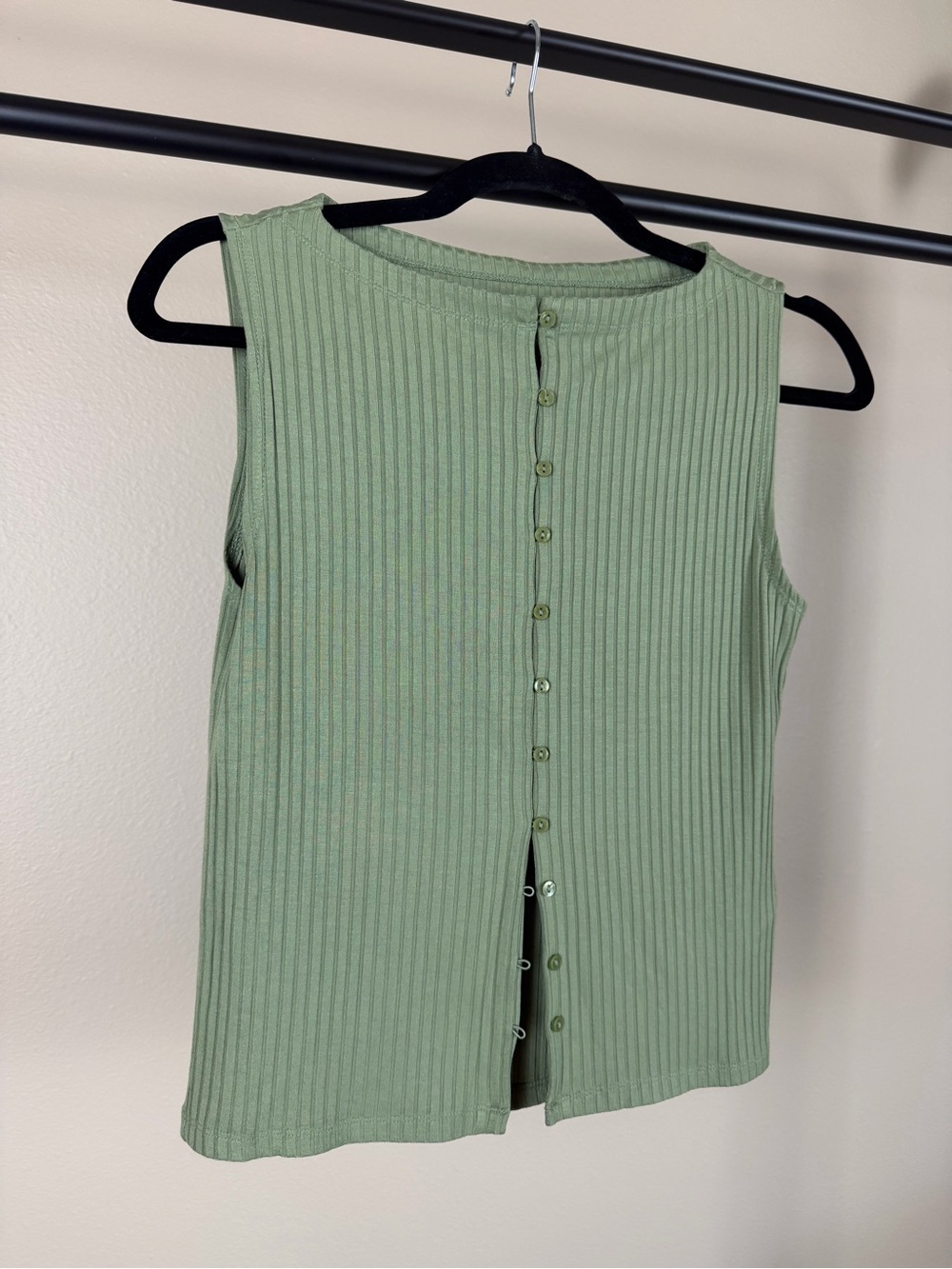 Abercrombie & Fitch Sage Green Ribbed Button-Back Tank - Picture 3 of 4